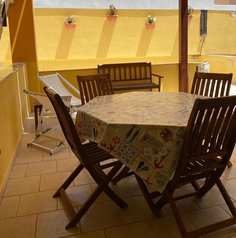Casa Vacanze Il Giardino Dei Girasoli Marina di Ragusa Appartement