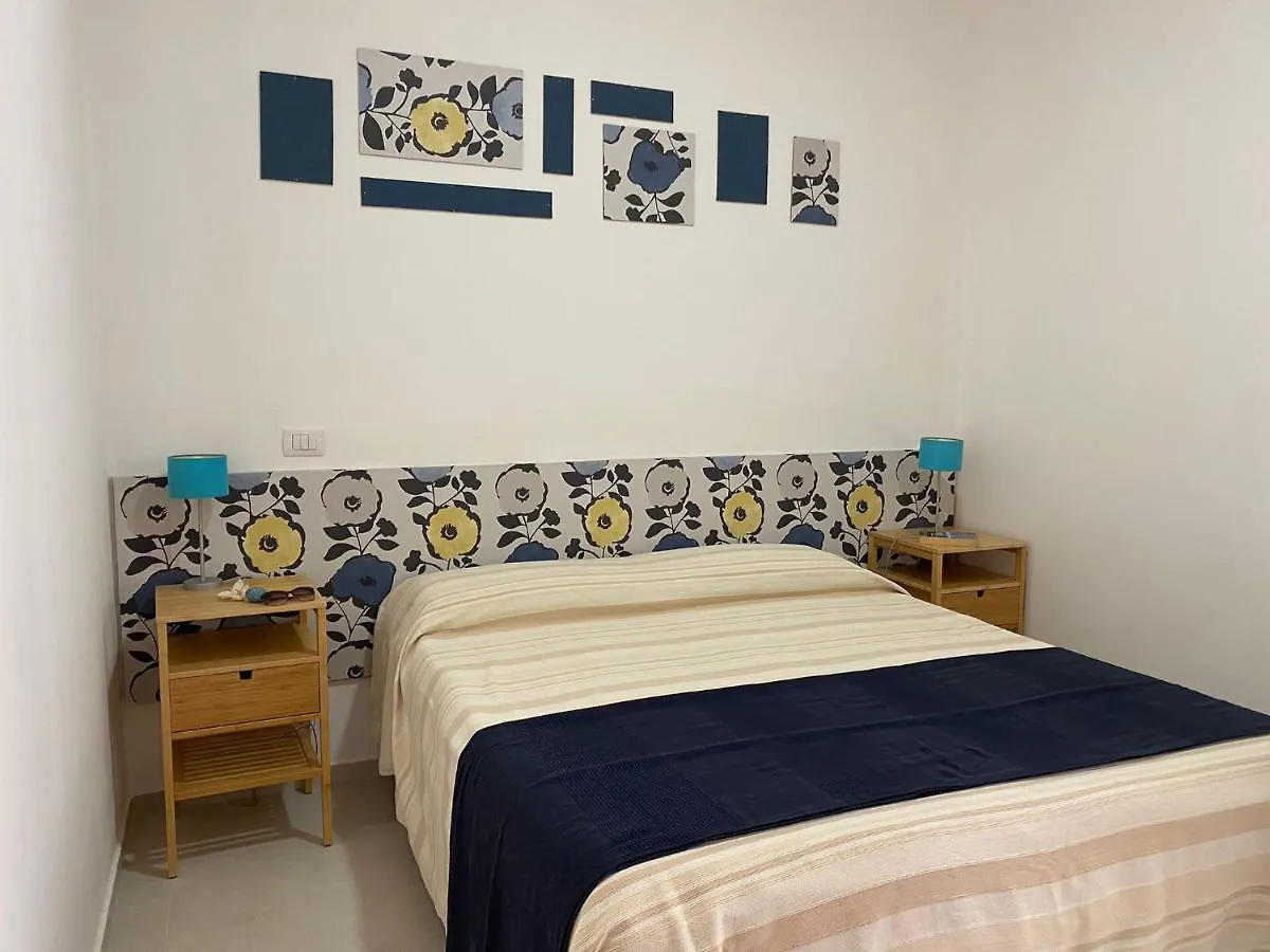 Casa Vacanze Il Giardino Dei Girasoli Marina di Ragusa 0*,