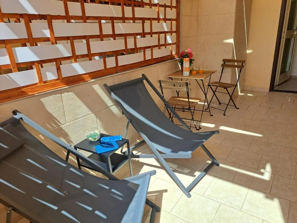 Casa Vacanze Il Giardino Dei Girasoli Marina di Ragusa Apartment