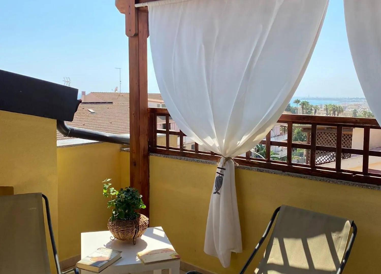 Casa Vacanze Il Giardino Dei Girasoli Marina di Ragusa 0*,