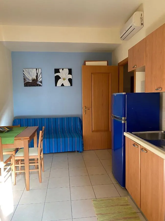 Casa Vacanze Il Giardino Dei Girasoli Marina di Ragusa Apartment