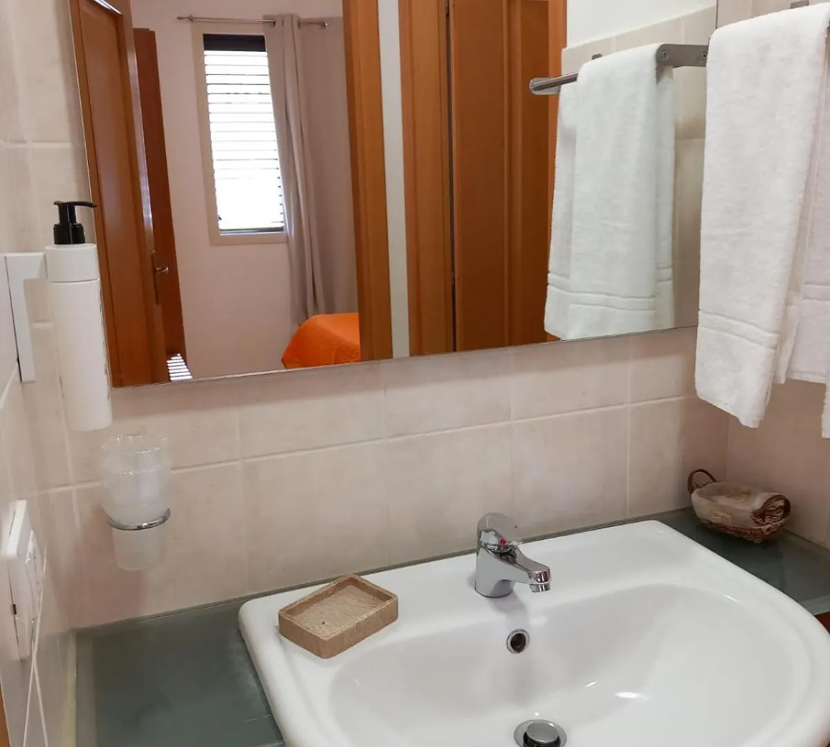 Apartment Casa Vacanze Il Giardino Dei Girasoli Marina di Ragusa