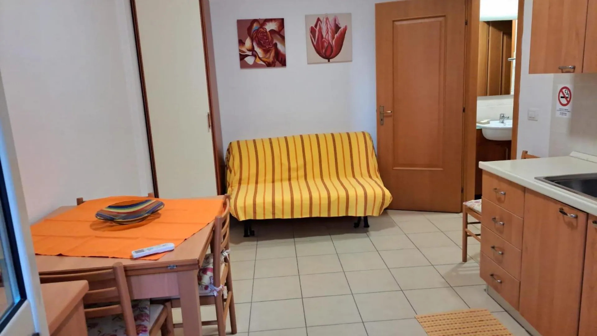 Casa Vacanze Il Giardino Dei Girasoli Marina di Ragusa Apartment