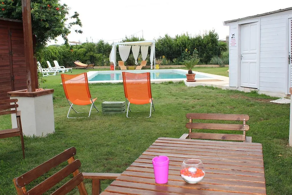 Apartment Casa Vacanze Il Giardino Dei Girasoli Marina di Ragusa Italy